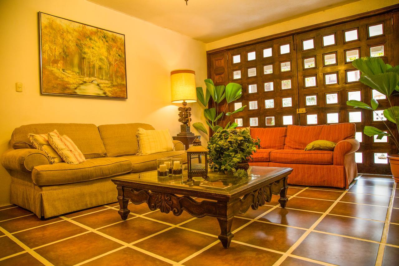 El Carmen Suites Antigua Exterior photo